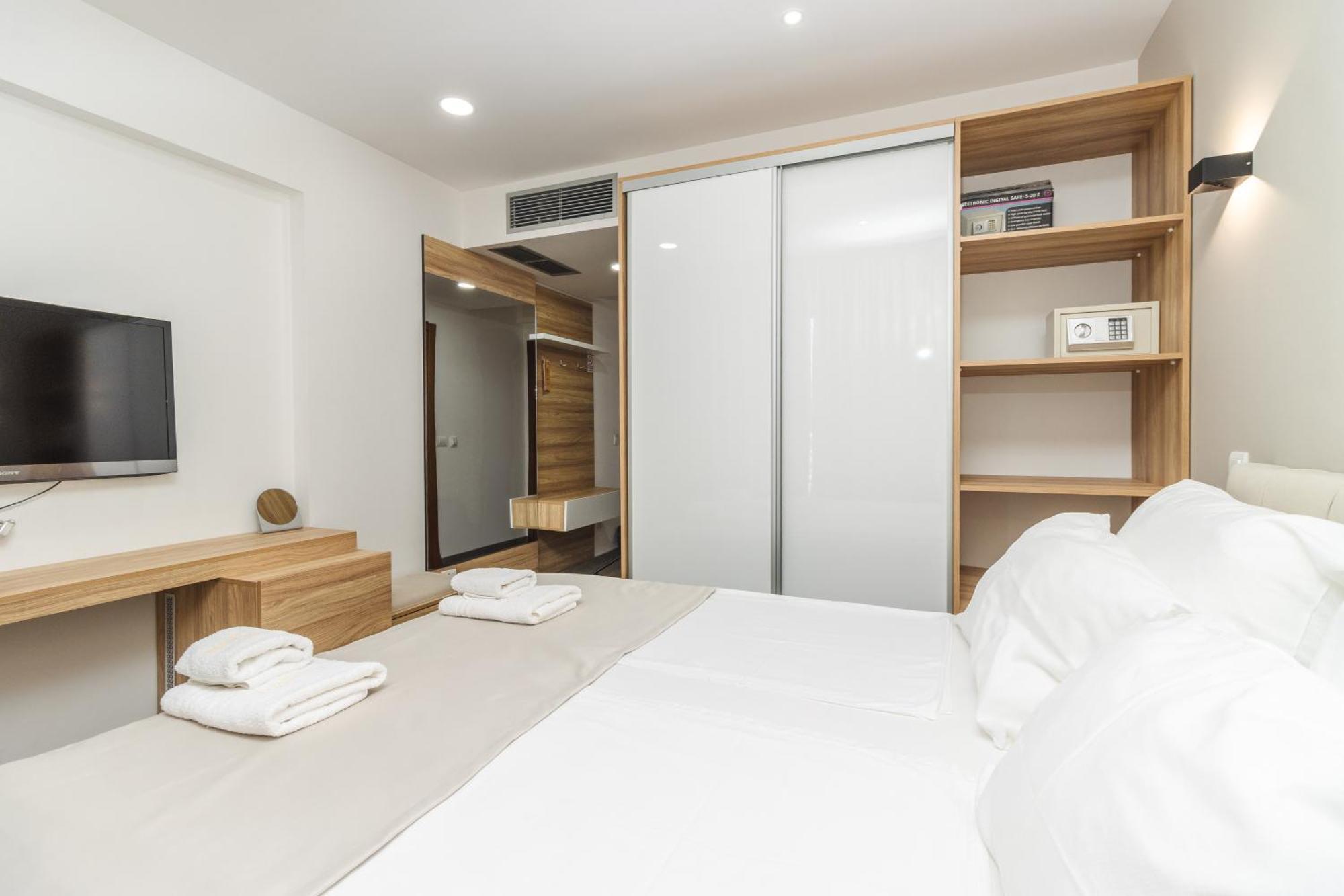 Lux Hotel M 多布拉沃达 外观 照片